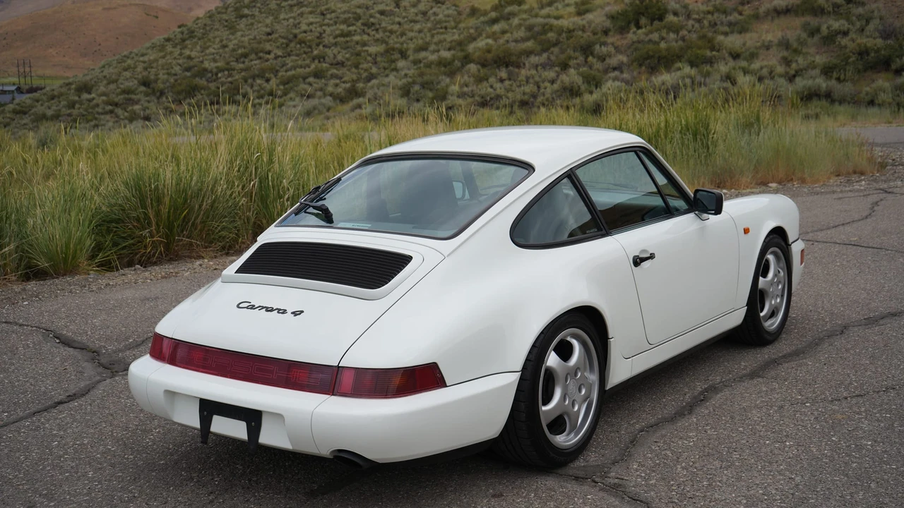 1991 Porsche 964 Carrera 4 - Image 8 of 31