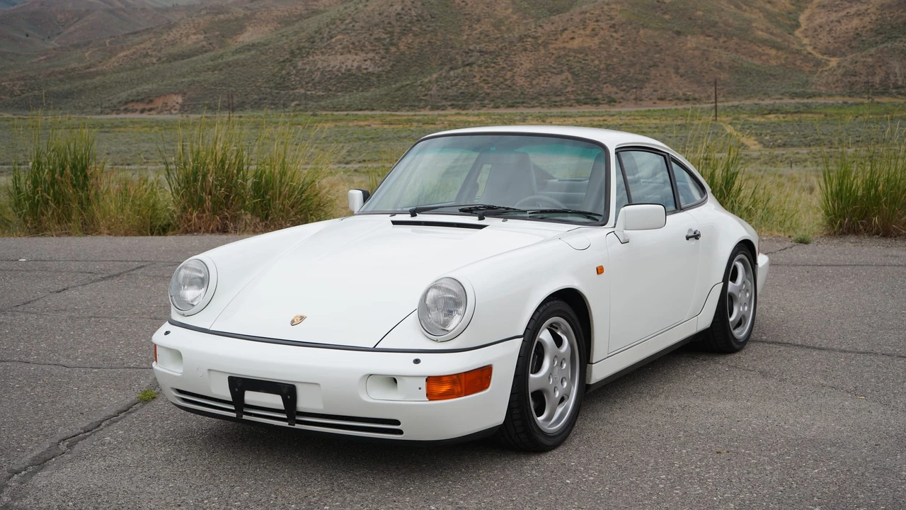 1991 Porsche 964 Carrera 4 - Image 17 of 31