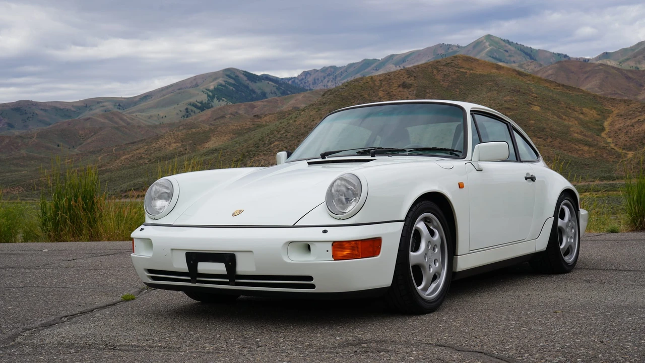 1991 Porsche 964 Carrera 4 - Image 16 of 31
