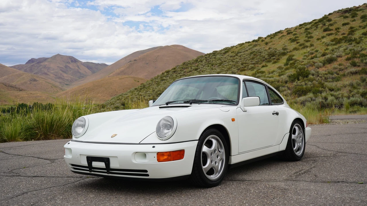 1991 Porsche 964 Carrera 4 - Image 15 of 31