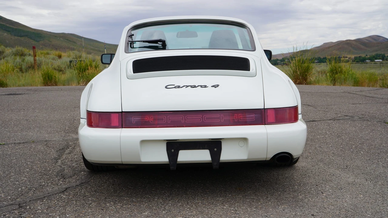 1991 Porsche 964 Carrera 4 - Image 11 of 31