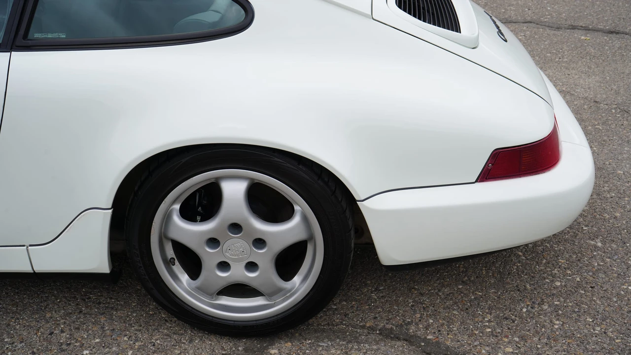 1991 Porsche 964 Carrera 4 - Image 26 of 31