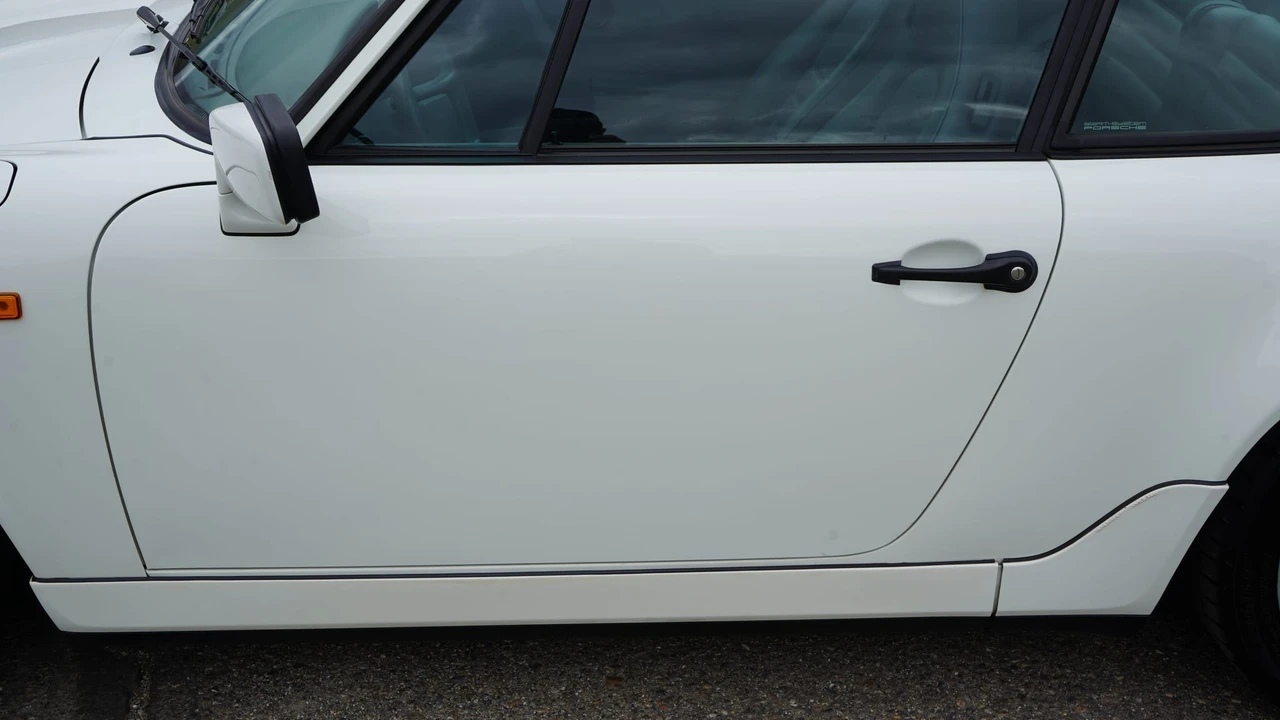 1991 Porsche 964 Carrera 4 - Image 27 of 31