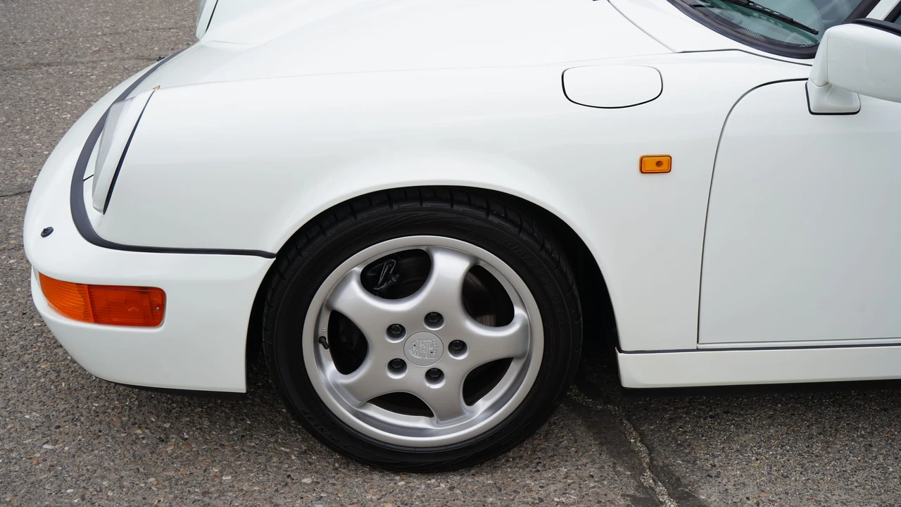 1991 Porsche 964 Carrera 4 - Image 28 of 31