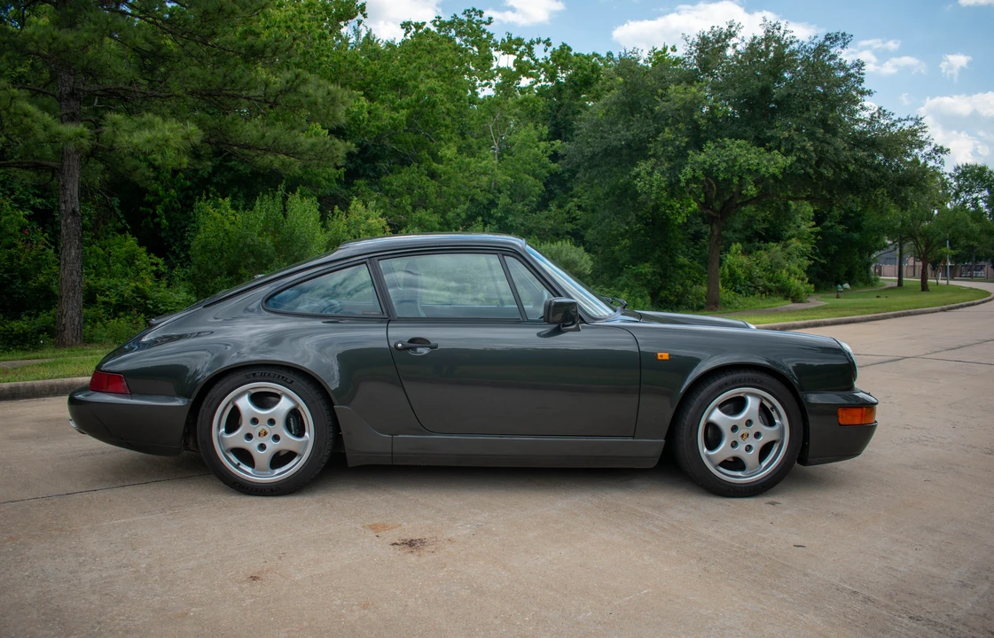 1991 Porsche 964 Carrera 4 - Image 7 of 31