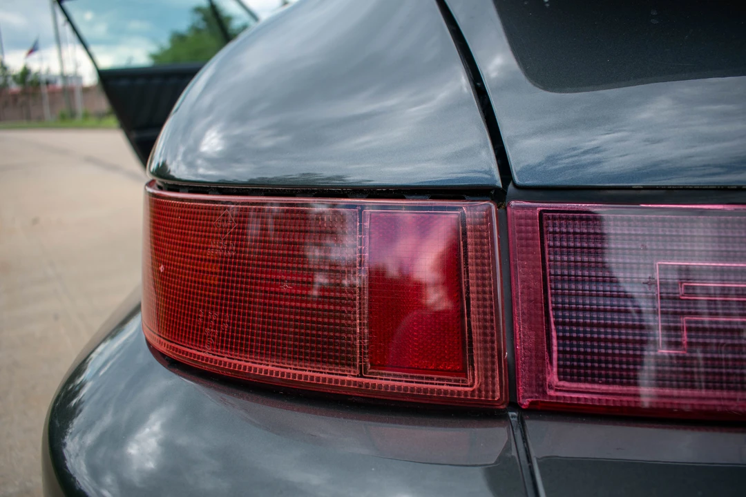 1991 Porsche 964 Carrera 4 - Image 25 of 31