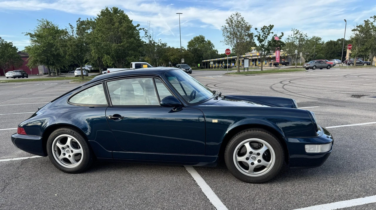 1992 Porsche 964 Carrera 4 - Image 24 of 31