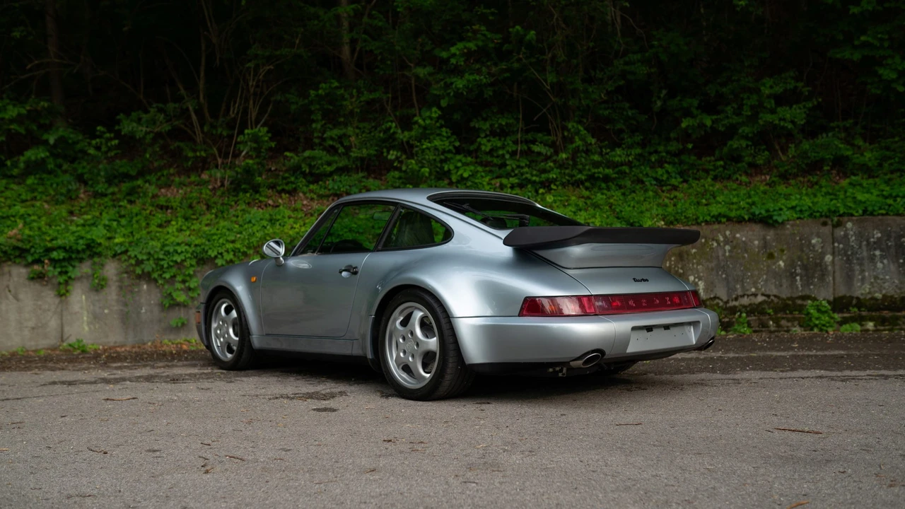 1992 Porsche 964 Turbo - Image 9 of 31