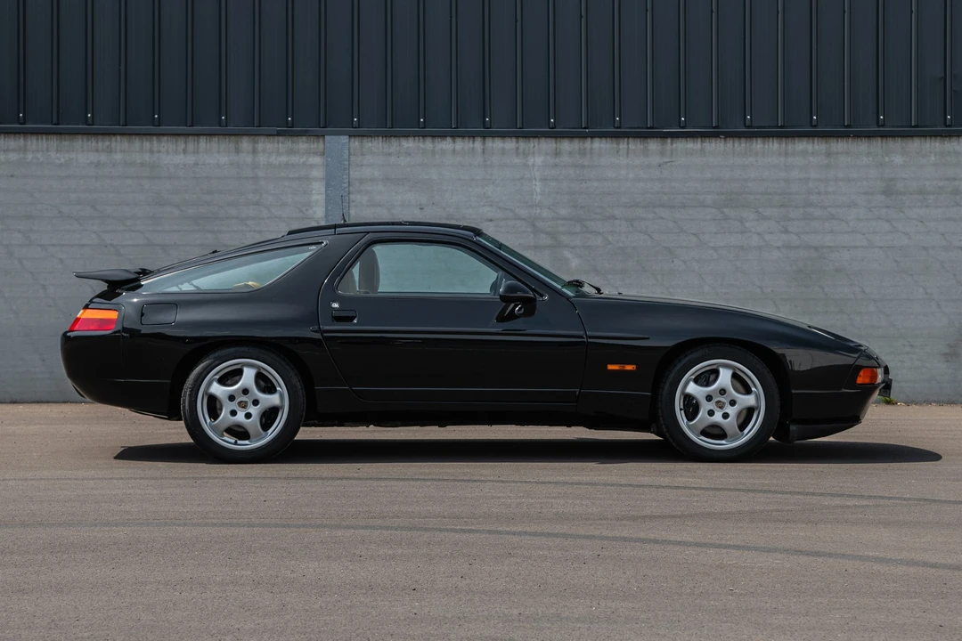 1993 Porsche 928 GTS - Image 8 of 31