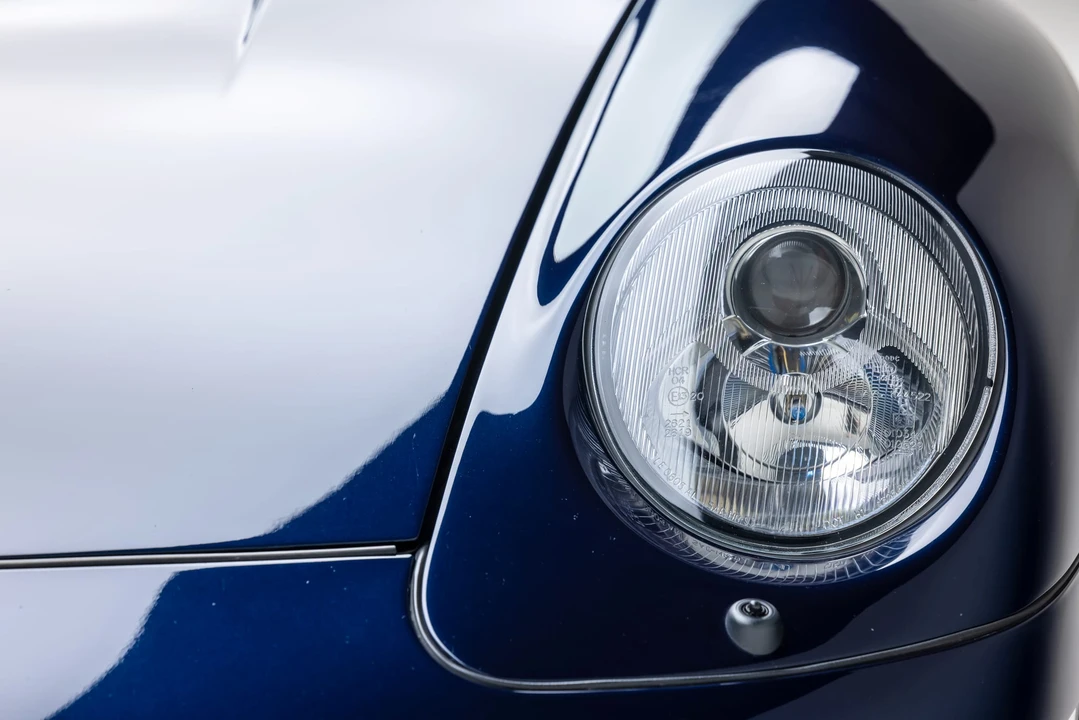 1997 Porsche 993 Carrera 4S - Image 25 of 31