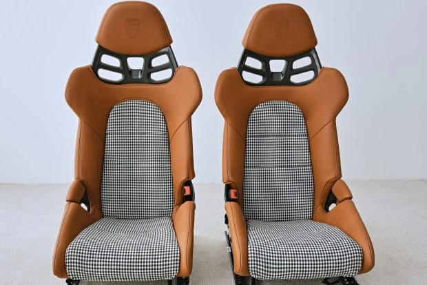 Parts & Memorabilia Seats & Interior - Image 3 of 5