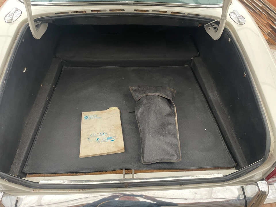 1973 Jaguar XJ Series 1 - Image 12 of 16