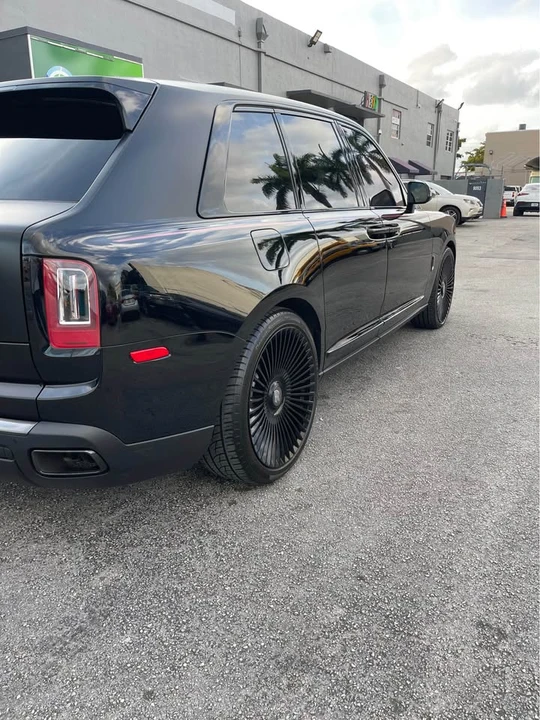 Rolls-Royce Cullinan - Image 6 of 7