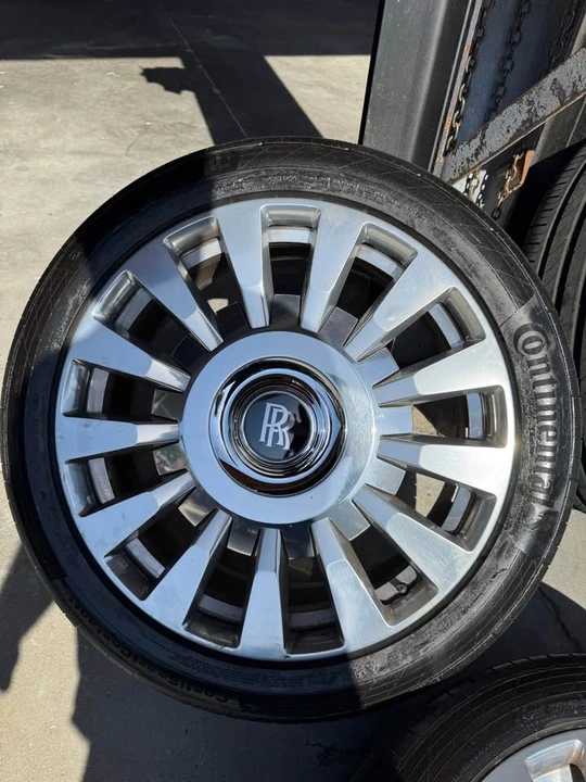 2018 Rolls-Royce Phantom VIII - Image 6 of 9
