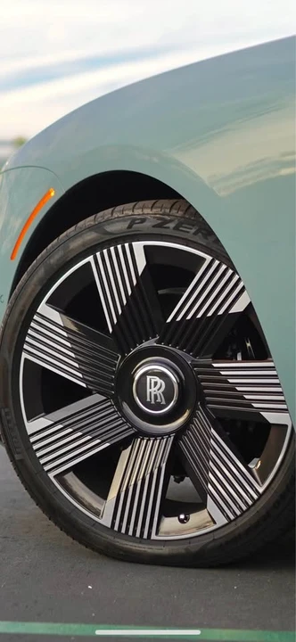 Rolls-Royce Spectre - Image 3 of 4