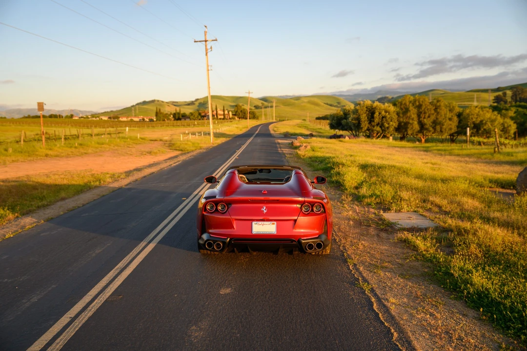 2022 Ferrari 812 GTS - Image 25 of 31