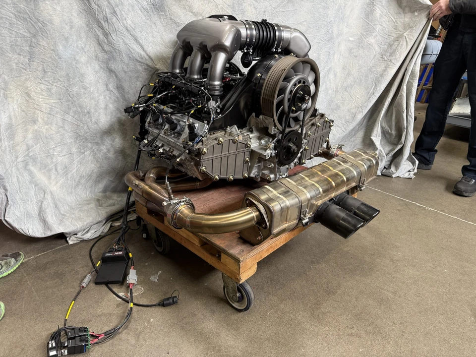 Parts & Memorabilia Engines - Image 2 of 31