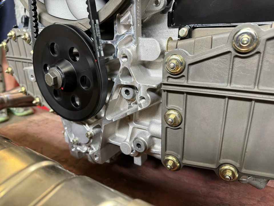 Parts & Memorabilia Engines - Image 21 of 31