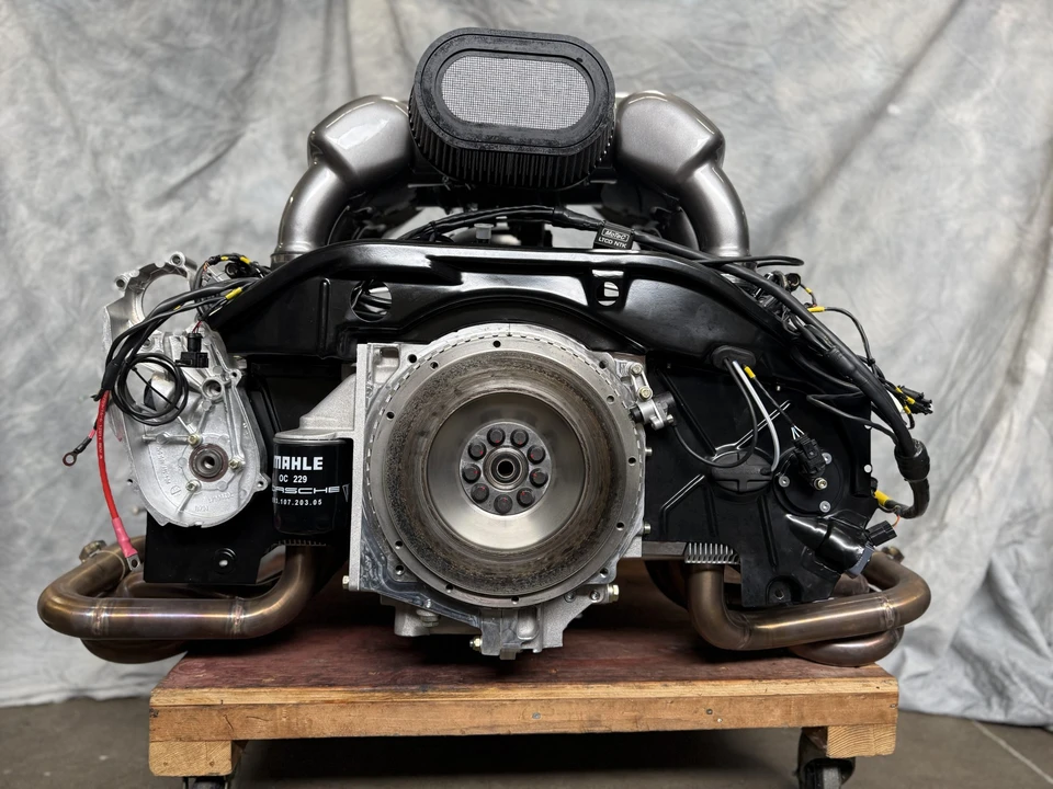 Parts & Memorabilia Engines - Image 7 of 31