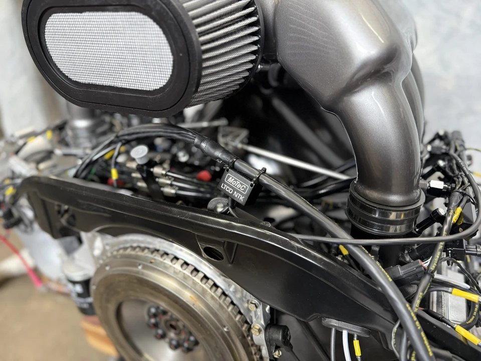 Parts & Memorabilia Engines - Image 16 of 31