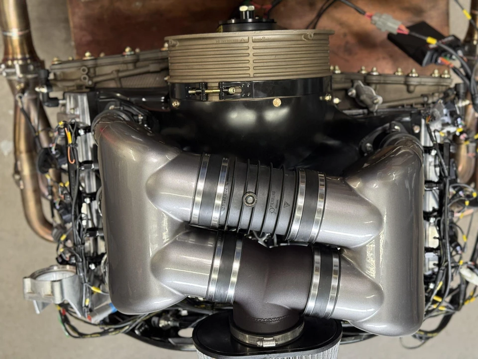 Parts & Memorabilia Engines - Image 13 of 31