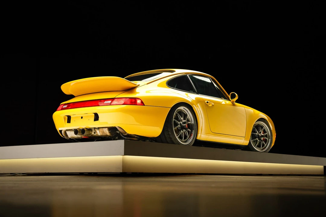 1995 Porsche 993 Carrera 4 - Image 27 of 31