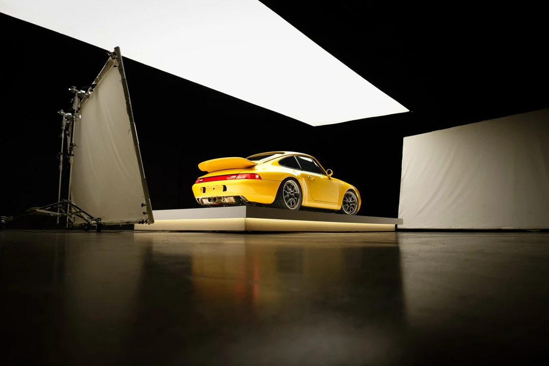 1995 Porsche 993 Carrera 4 - Image 8 of 31