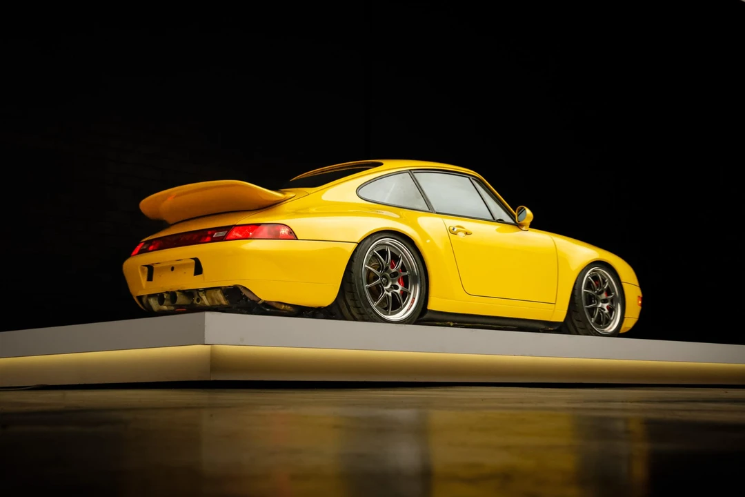 1995 Porsche 993 Carrera 4 - Image 29 of 31