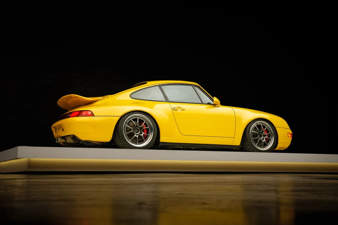 1995 Porsche 993 Carrera 4 - Image 28 of 31