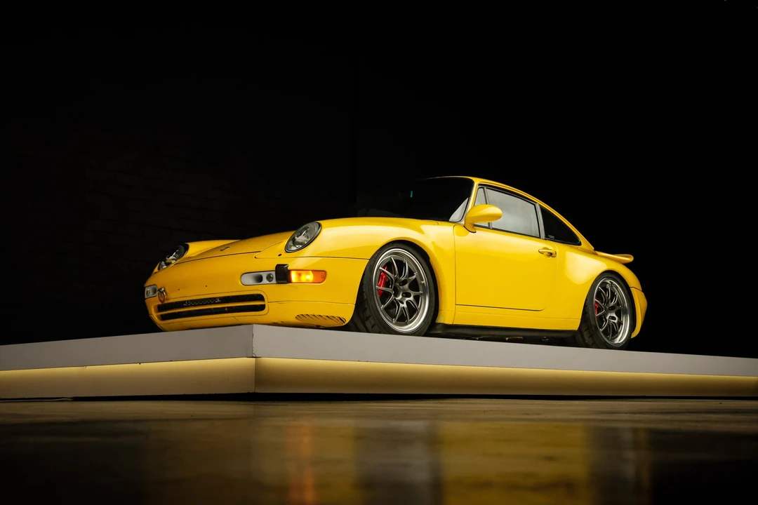 1995 Porsche 993 Carrera 4 - Image 15 of 31