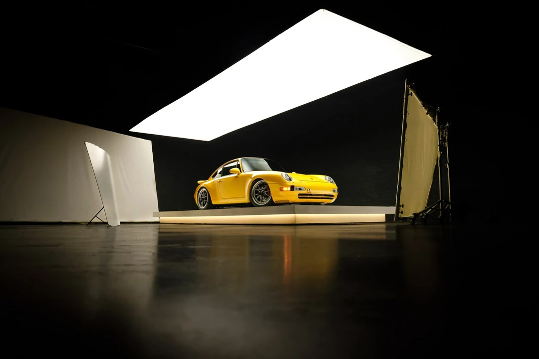 1995 Porsche 993 Carrera 4 - Image 10 of 31