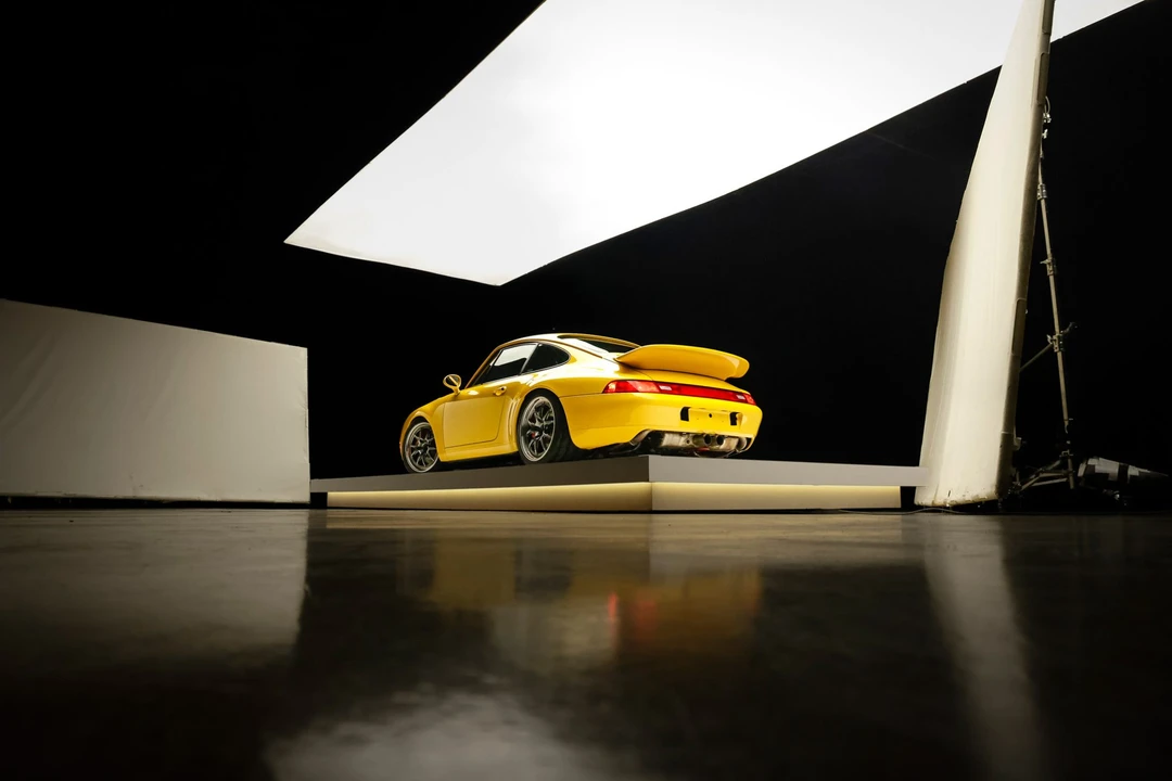 1995 Porsche 993 Carrera 4 - Image 6 of 31
