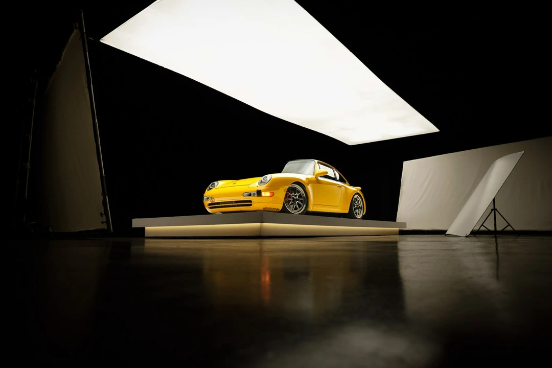 1995 Porsche 993 Carrera 4 - Image 4 of 31