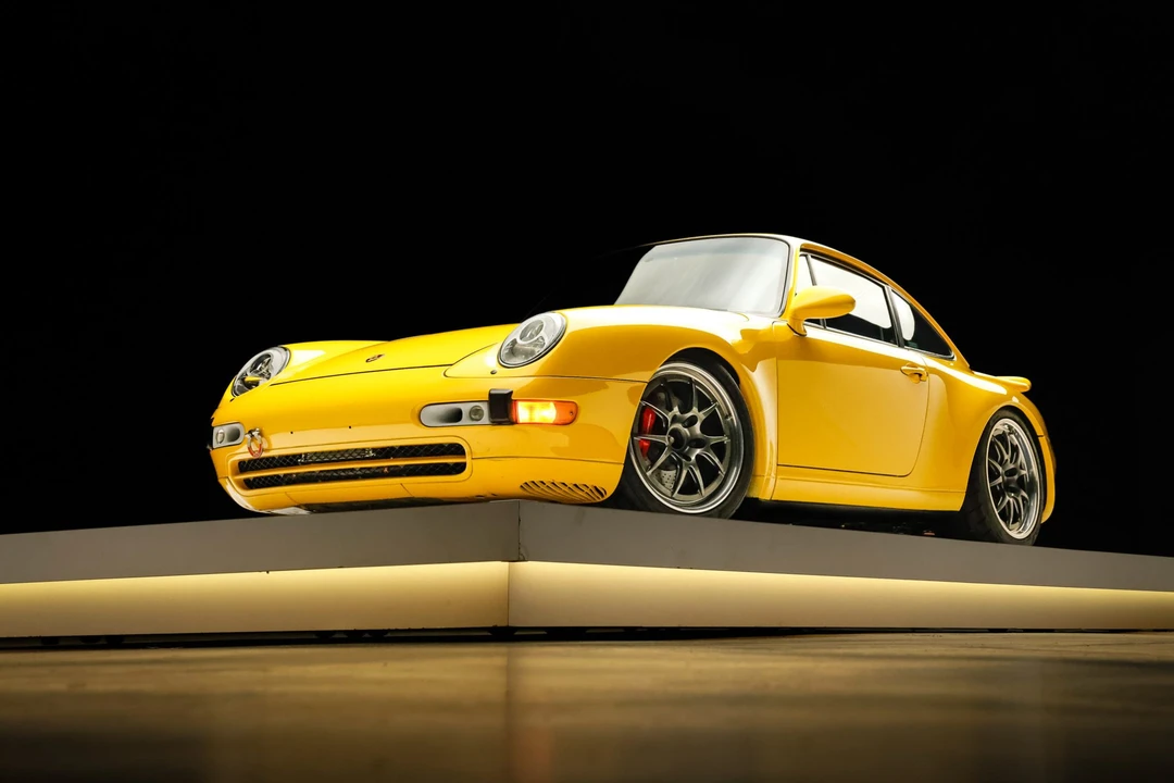 1995 Porsche 993 Carrera 4 - Image 14 of 31