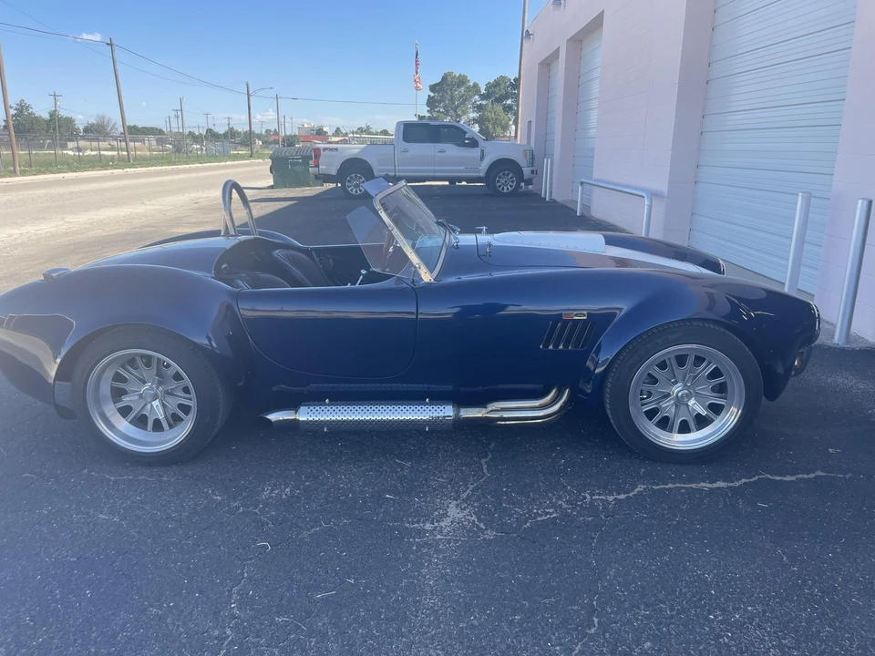 Shelby Cobra Replica - Image 10 of 31