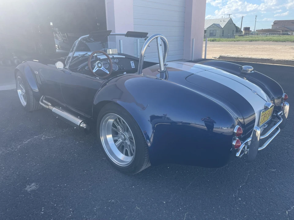 Shelby Cobra Replica - Image 17 of 31