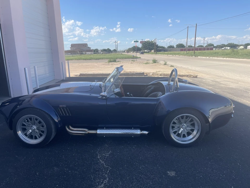 Shelby Cobra Replica - Image 21 of 31