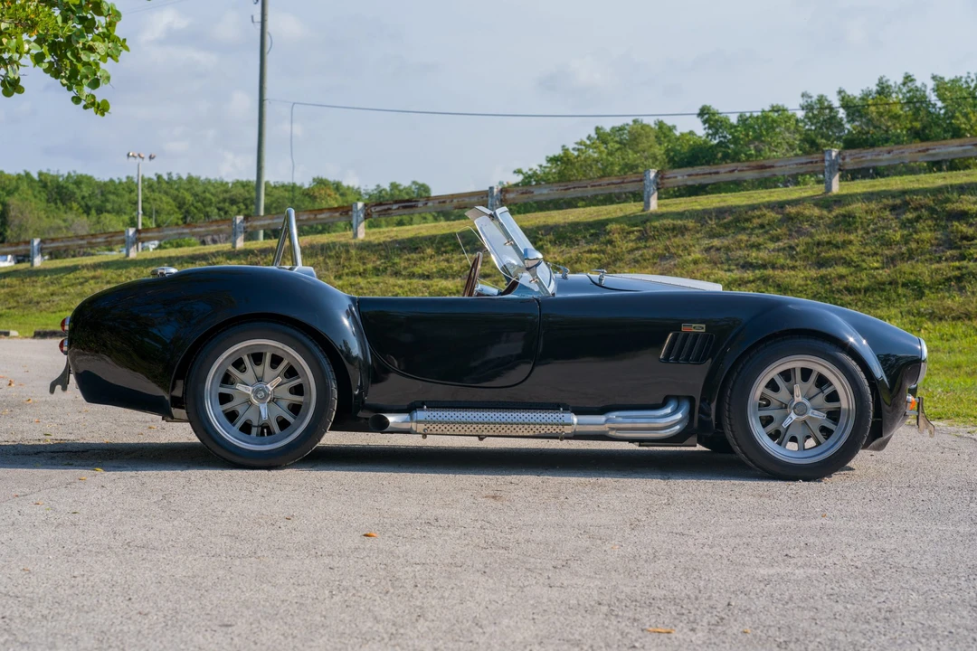Shelby Cobra Replica - Image 3 of 31