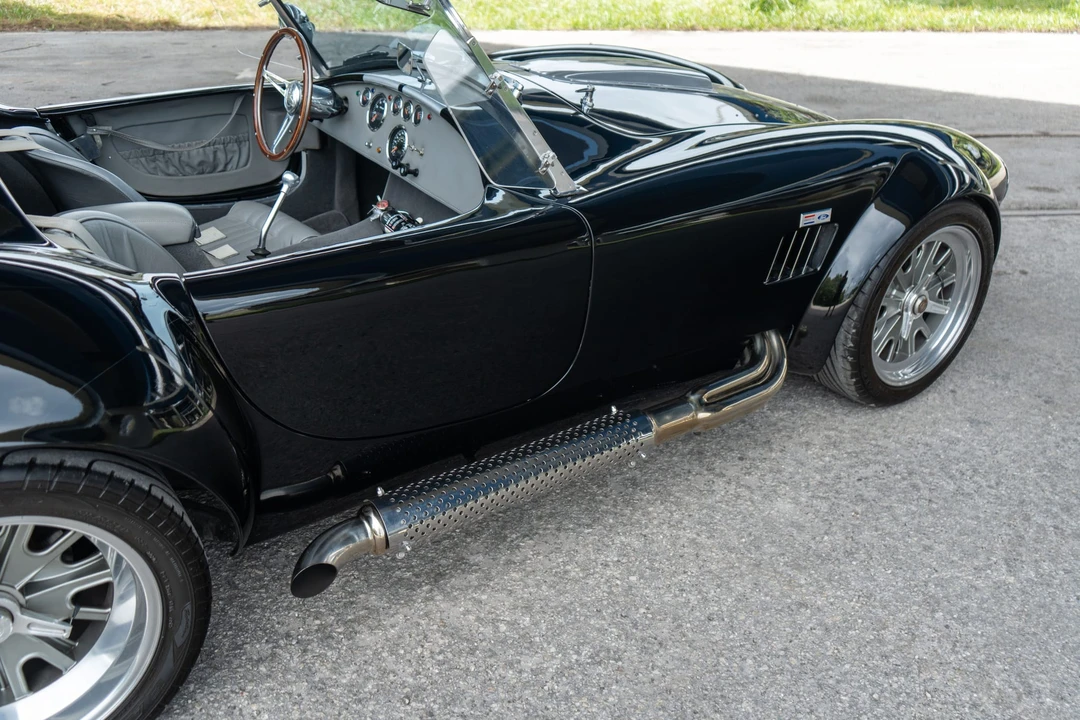 Shelby Cobra Replica - Image 25 of 31