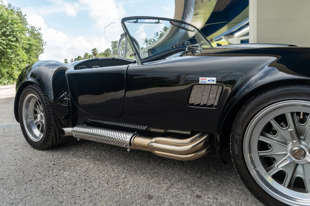Shelby Cobra Replica - Image 26 of 31