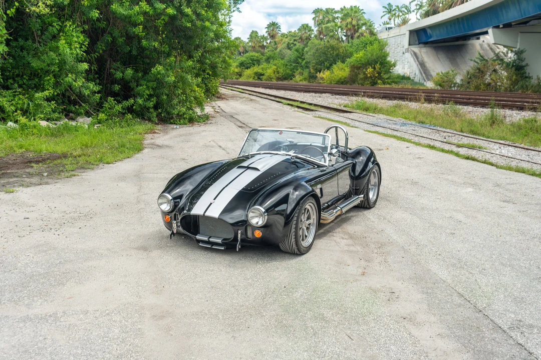 Shelby Cobra Replica - Image 4 of 31