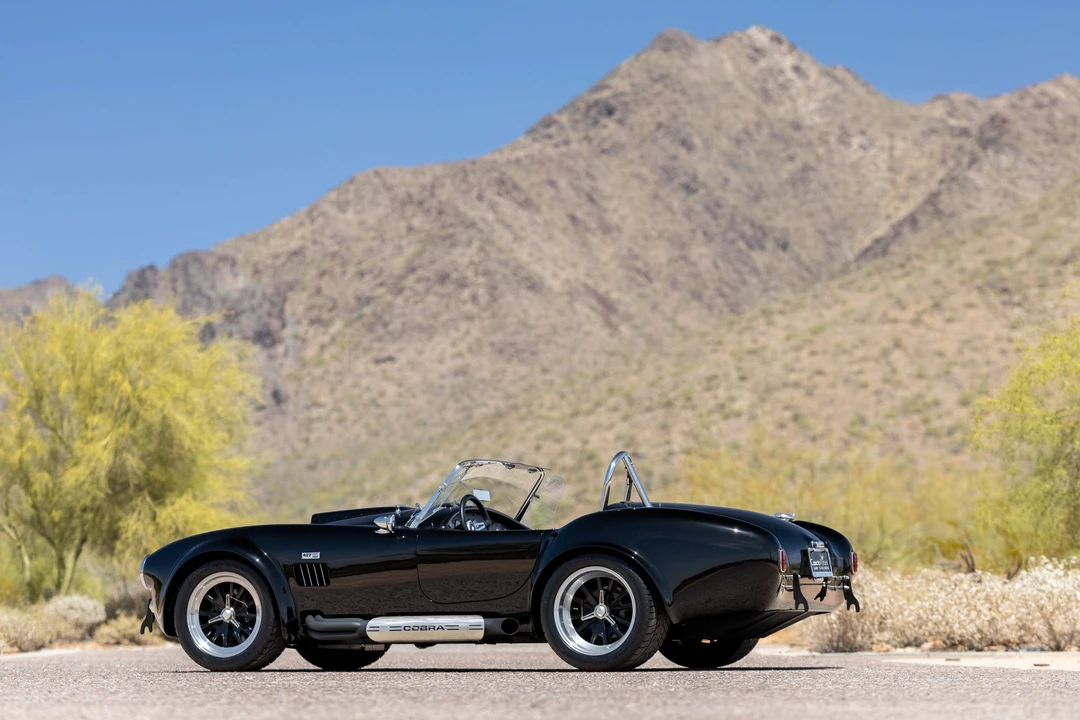 Shelby Cobra Replica - Image 9 of 31