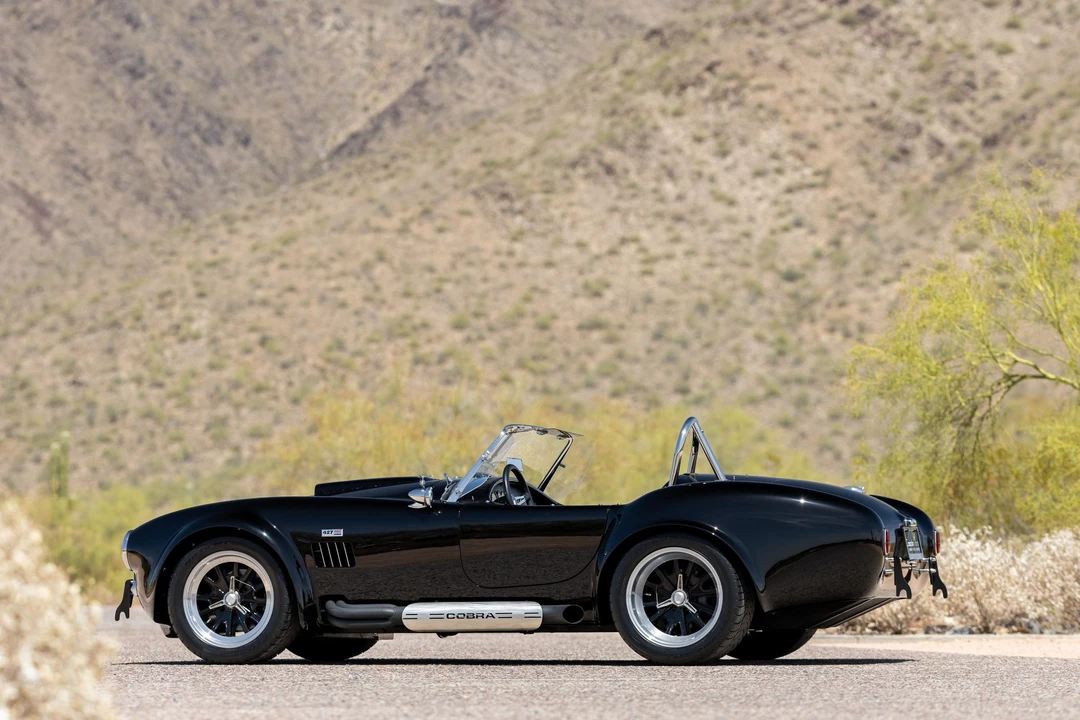 Shelby Cobra Replica - Image 8 of 31