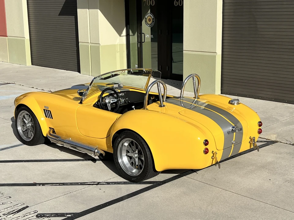 Shelby Cobra Replica - Image 17 of 31