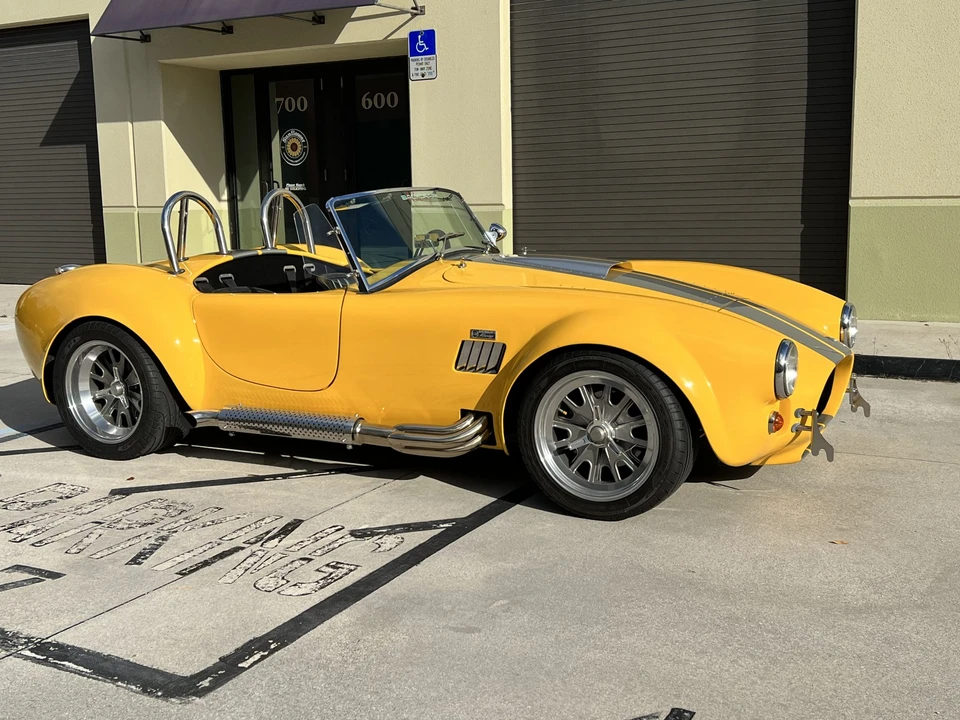 Shelby Cobra Replica - Image 7 of 31