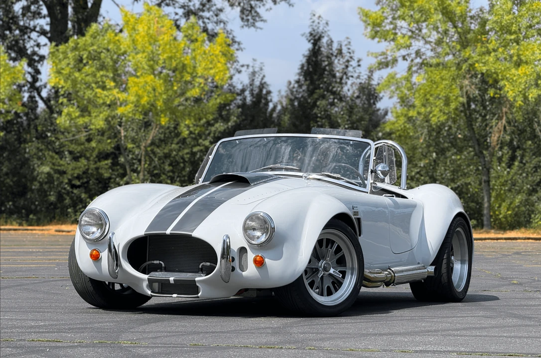 Shelby Cobra Replica - Image 15 of 31