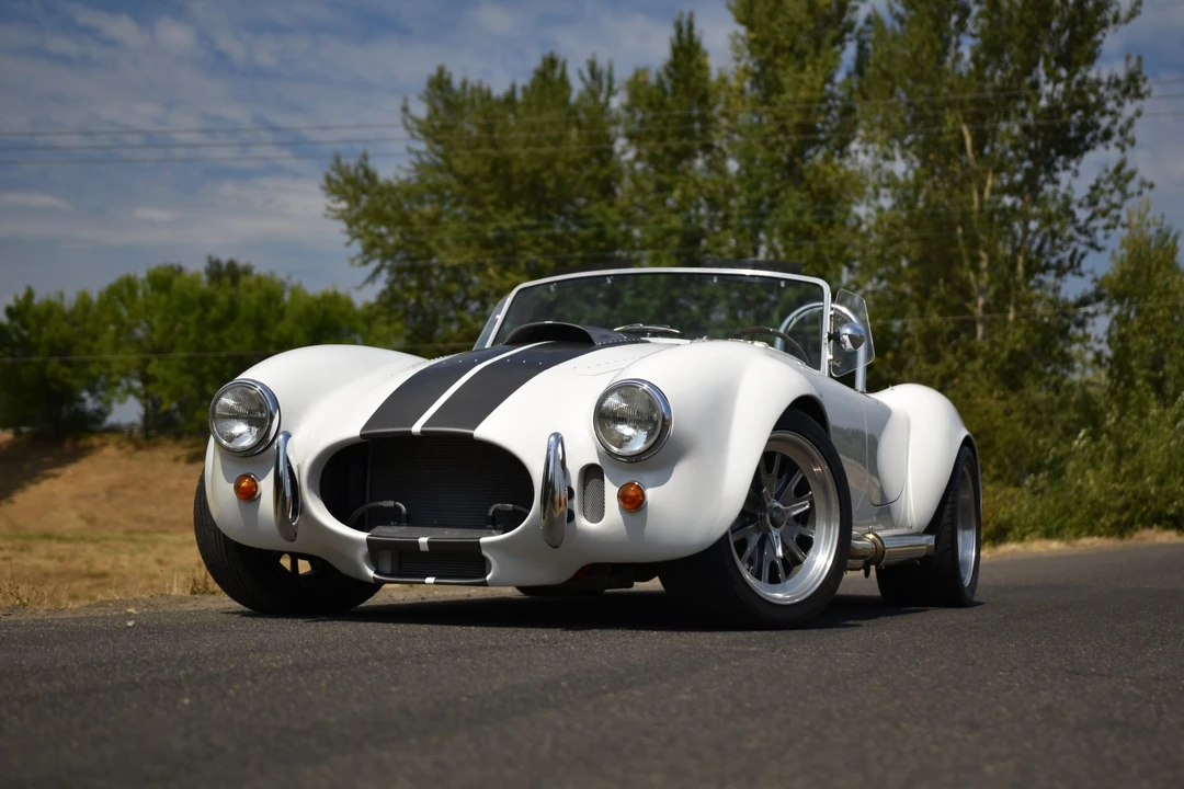 Shelby Cobra Replica - Image 8 of 31