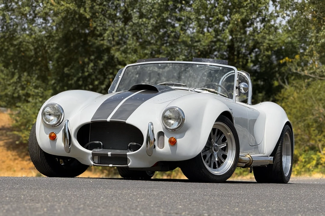 Shelby Cobra Replica - Image 9 of 31