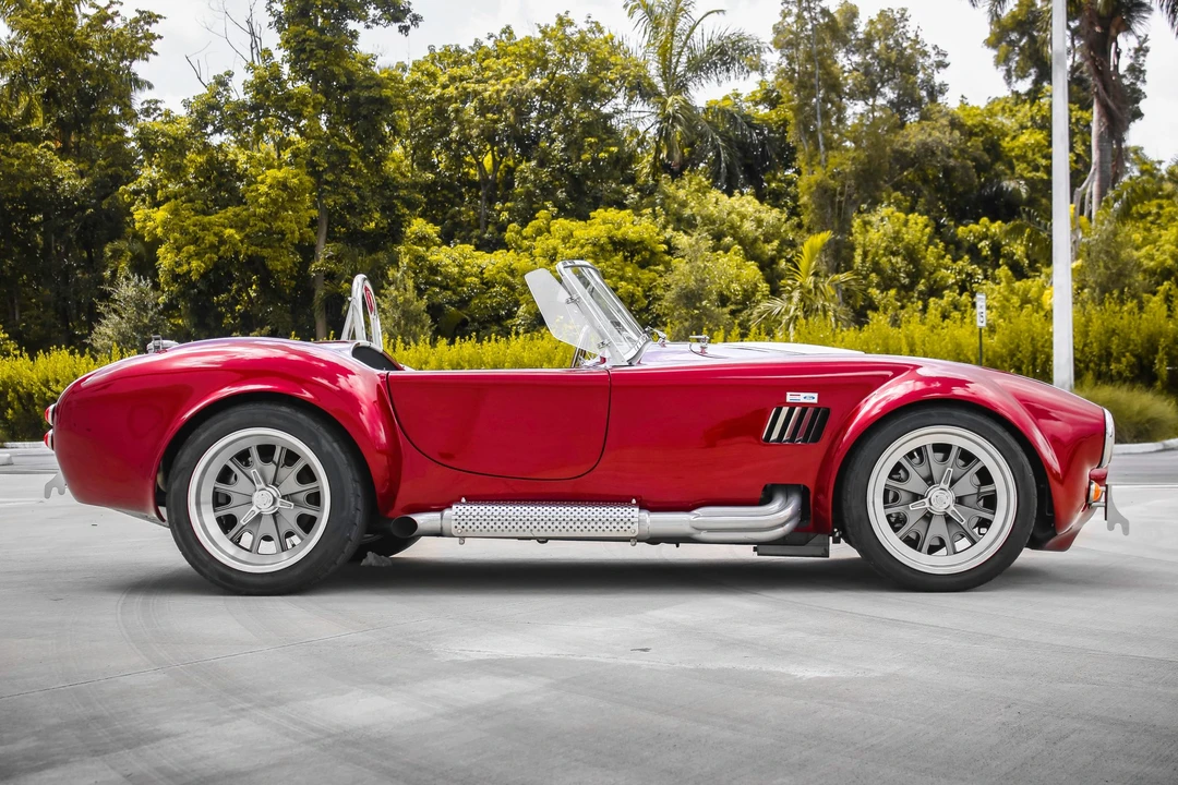 Shelby Cobra Replica - Image 9 of 31