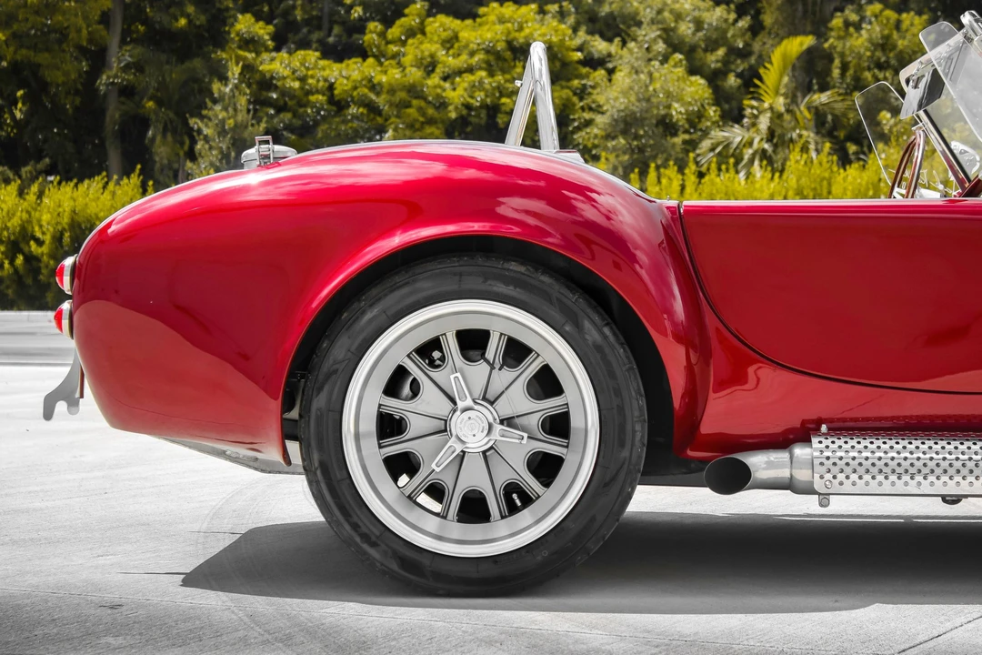 Shelby Cobra Replica - Image 14 of 31